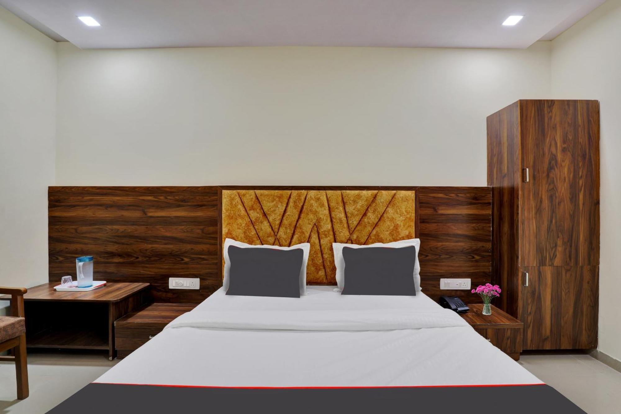 Hotel O Neelkamal Ahmedabad Exterior foto